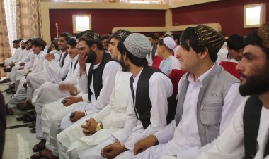 د شهید محمد انور خان عالي لیسي څخه ۱۹۰ تنه زده کوونکي له دولسم ټولګي فارغ سول.