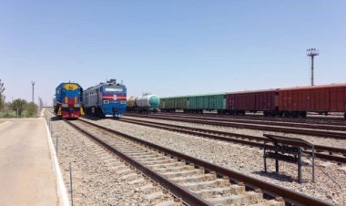 افغان او ایراني لوري د ریلي همکاریو پر پراختیا ټینګار کړی