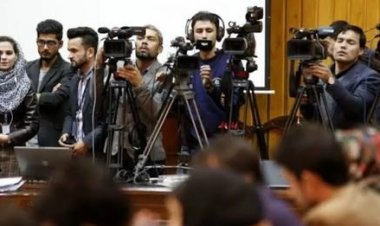 اطلاعاتو او فرهنګ وزارت: خبریالانو ته د پیژندګلوۍ کارتونه ورکوو