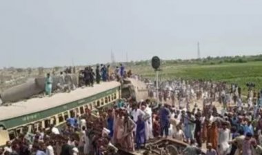 پاکستان کې د اورګاډي چپه کېدو پېښه کې د وژل سویو کسانو شمېر ۳۰ او د ټپیانو ۵۴ ته رسېدلی