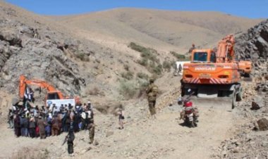 دایکنډي کې د ۴ کیلو متره سړک د پخولو چارې پیل سوې