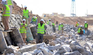 د بغلان ولایت ځايي چارواکي وايي، چې ددې ولایت په شپږو ولسوالیو کې د ۳۵۸ پروژو له ډلې د ۲۴۳ پروژو کارونه بشپړ سوي او د پاتې نورو هغو ۱۱۵ کارونه روان دي.