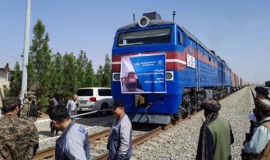 له چین څخه ۲۲ کانټینره سوداګریز توکي حیرتان بندر ته راورسېدل