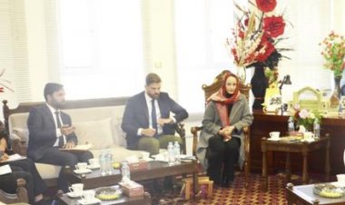 اروپایي ټولني د افغان کډوالو لپاره ۱۵ میلیونه یورو ځانګړي کړي