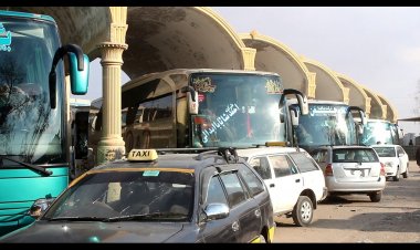 هلمند کي د لویو لارو مسافر د موټرونو له لوړو کرایو  څخه شکایت کوي.