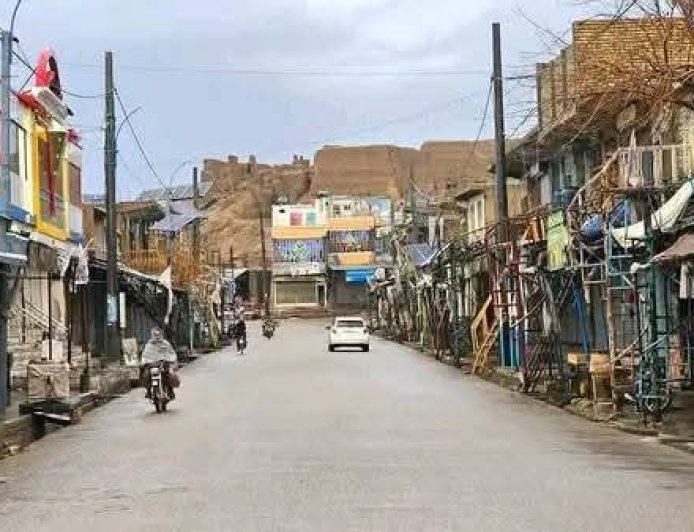 هلمند ګرشک ولسوالۍ  کي د دوو وړونو د جنجال له امله ۱۸ تنه ژوبل سوي.